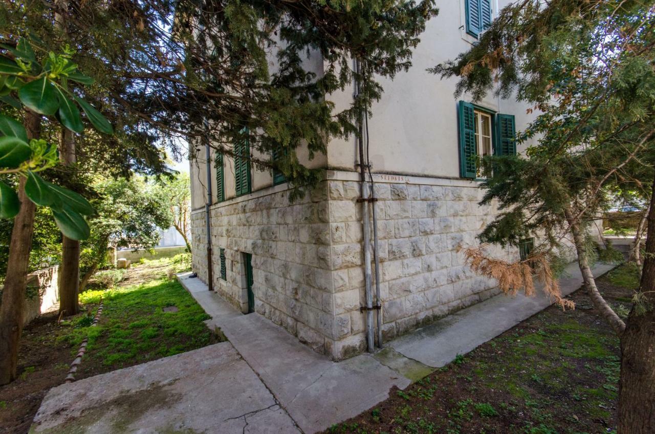 Apartment Hello Love Split Exterior photo